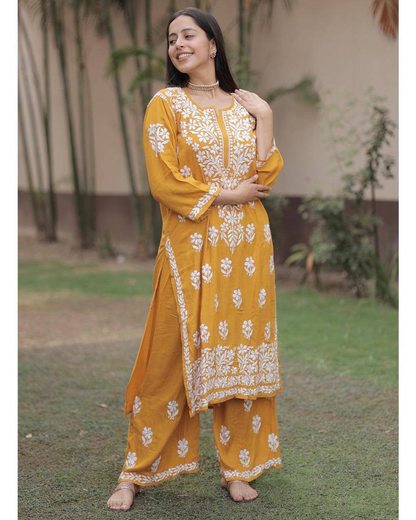 CHIKANKARI EXCLUSIVE KURTI_PENT PAIR DESIGN