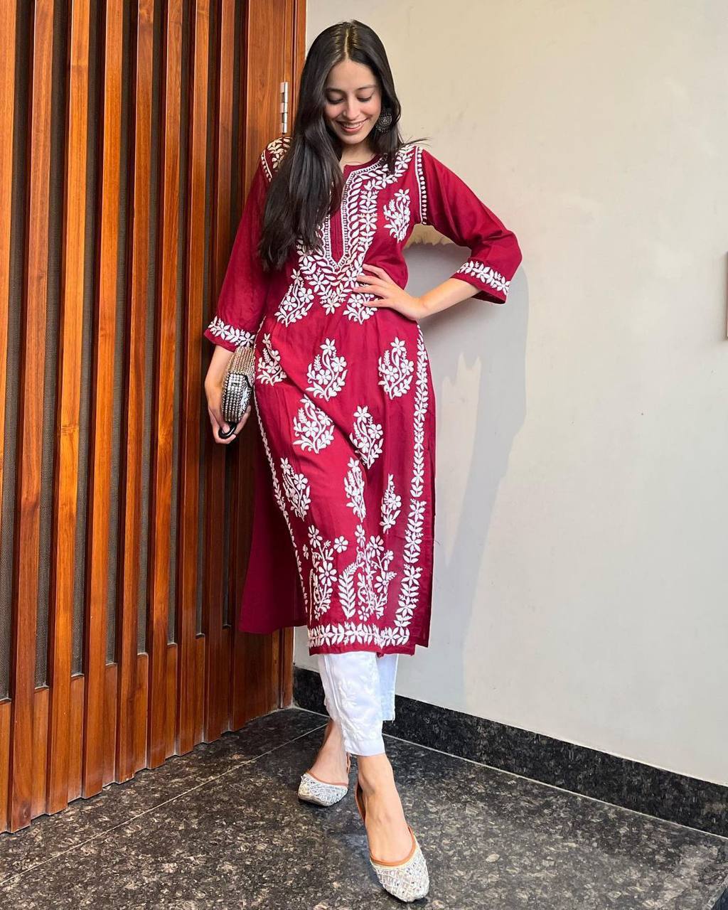 WOMEN CHIKAN EMBROIDERY KURTI_PENT PAIR DESIGN