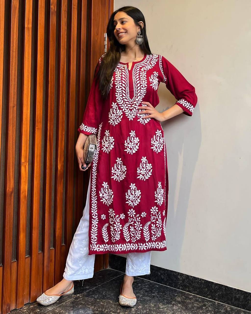 WOMEN CHIKAN EMBROIDERY KURTI_PENT PAIR DESIGN