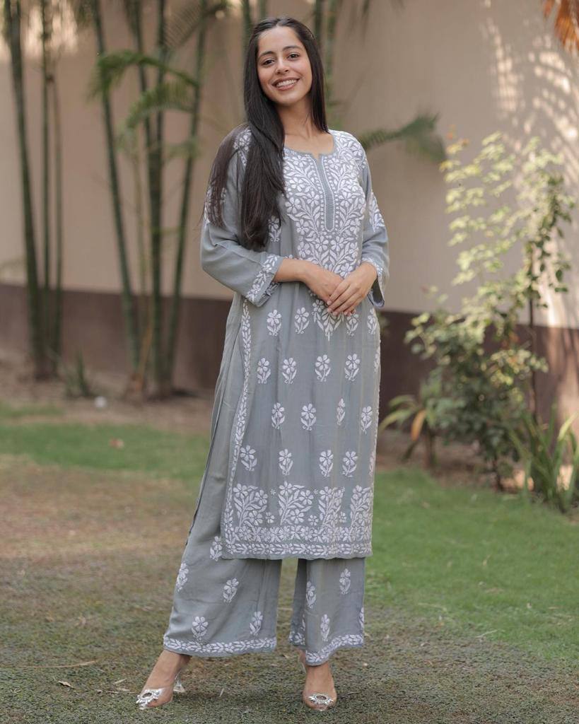 CHIKANKARI EXCLUSIVE KURTI_PENT PAIR DESIGN