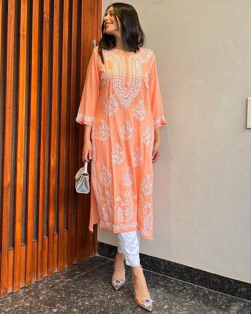 CHIKAN EMBROIDERY KURTI_PENT PAIR DESIGN