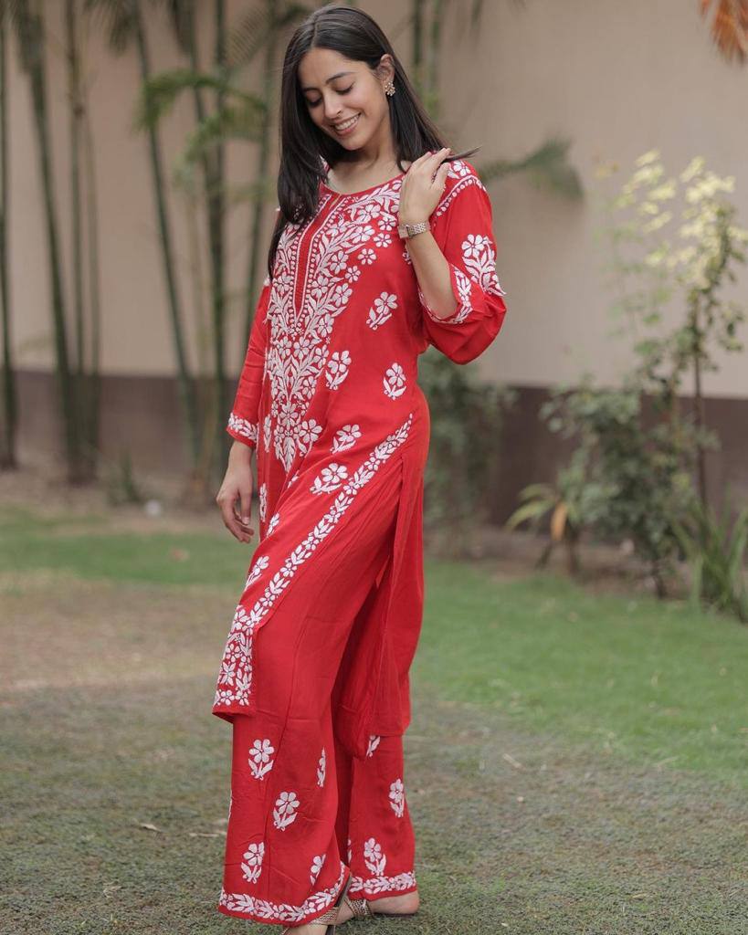 CHIKANKARI EXCLUSIVE KURTI_PENT PAIR DESIGN